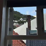 Penthouse At Heart Of - Four Bed 2 Bath * Bergen