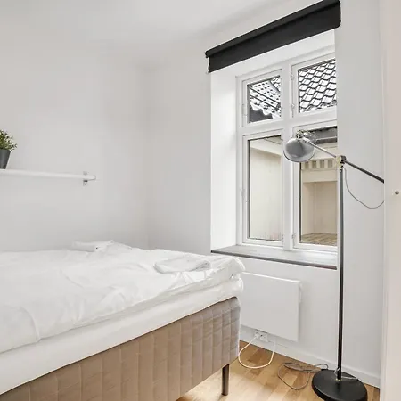 Penthouse At Heart Of - Four Bed 2 Bath * Bergen