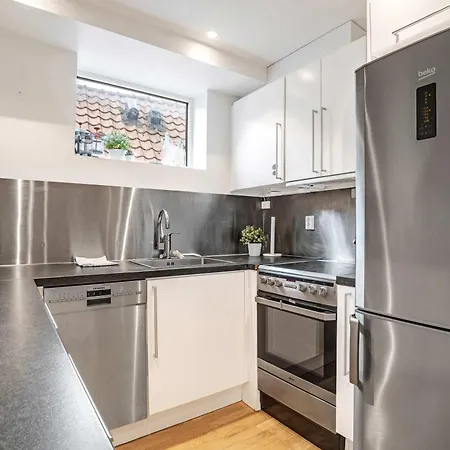 Penthouse At Heart Of - Four Bed 2 Bath Bergen
