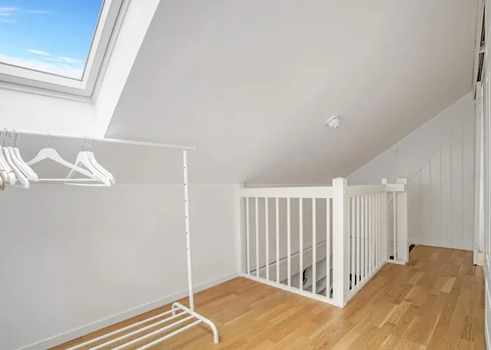 Penthouse At Heart Of - Four Bed 2 Bath * ברגן