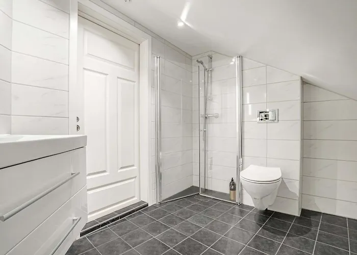 Penthouse At Heart Of - Four Bed 2 Bath * ברגן